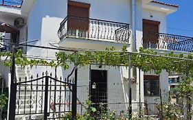 Sunday House